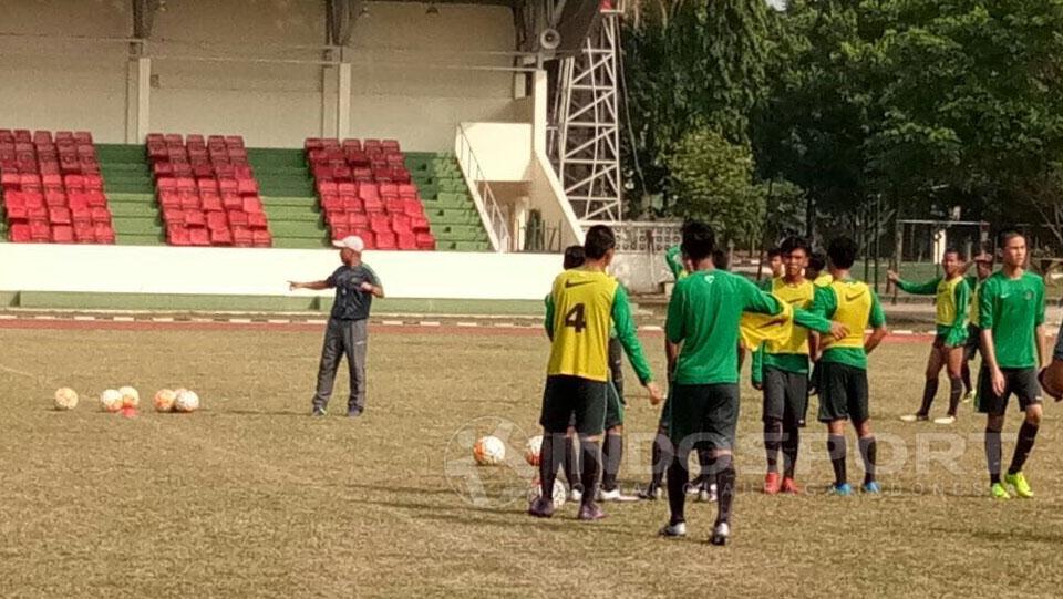 Timnas U-16 saat sedang latihan. Copyright: Lanjar Wiratri/Indosport.com