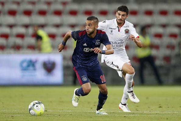 Hakim Ziyech saat melawan OGC Nice. Copyright: Getty Images