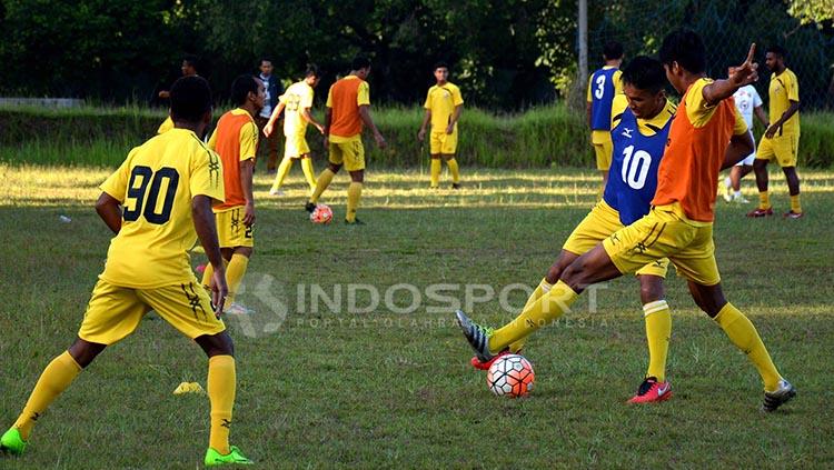 Suasana latihan pemain Semen Padang jelang lawan Sriwijaya FC. Copyright: Taufik Hidayat/INDOSPORT