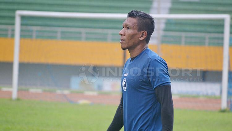 Winger veteran, Talouhu Abdul Musafri. Copyright: Muhammad Effendi/INDOSPORT