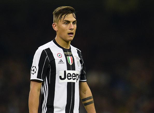 Paulo Dybala akan mengenakan jersey nomor 10 di Juventus. Copyright: INDOSPORT