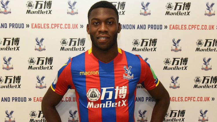 Timothy%20Fosu-Mensah%20resmi%20dipinjamkan%20ke%20Crystal%20Palace.