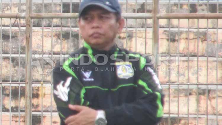 Pelatih sementara Persiba Balikapapan, Hariyadi. Copyright: Teddy Rumengan/INDOSPORT