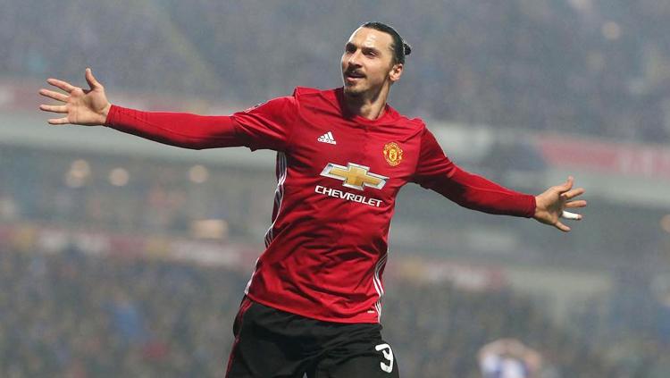 Zlatan Ibrahimovic selebrasi saat bersama Man United. Copyright: INDOSPORT