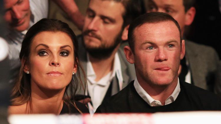 Istri Wayne Rooney, Coleen, dilaporkan meninggalkan Inggris setelah merasa frustasi atas tuduhan membuat Rebekah Vardy nyaris bunuh diri.