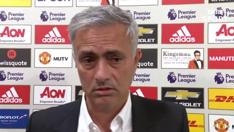 Mourinho saat diwawancarai oleh BBC Sport usai pertandingan melawan West Ham. Copyright: BBC Sport