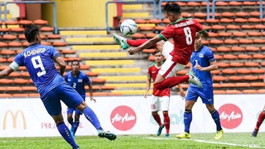 Aksi pemain Indonesia saat melawan Thailand Copyright: PSSI