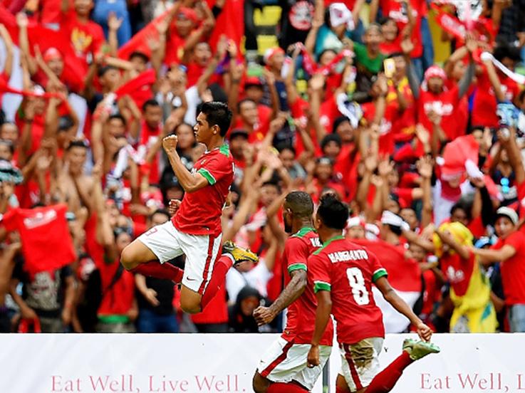 Selebrasi Septian David Maulana usai bobol gawang Thailand di laga perdana cabor sepakbola SEA Games 2017. Copyright: Getty Images