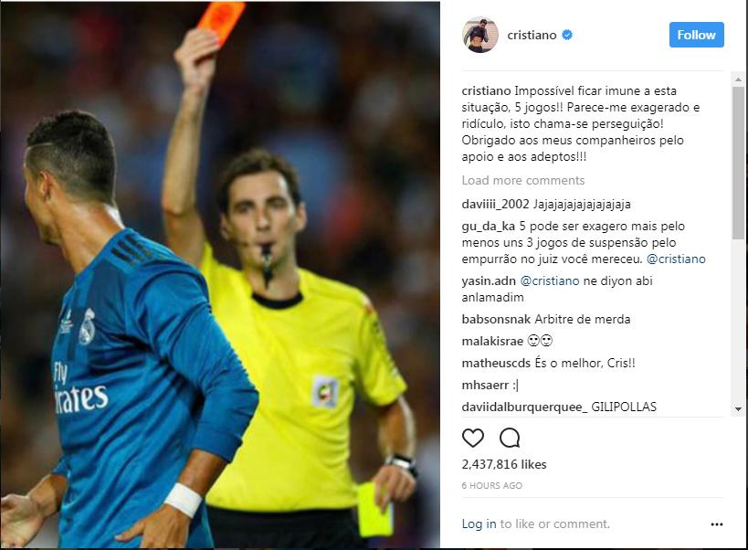 Cristiano Ronaldo melancarkan protes kepada wasit Ricardo de Burges. Copyright: Instagram/@cristiano