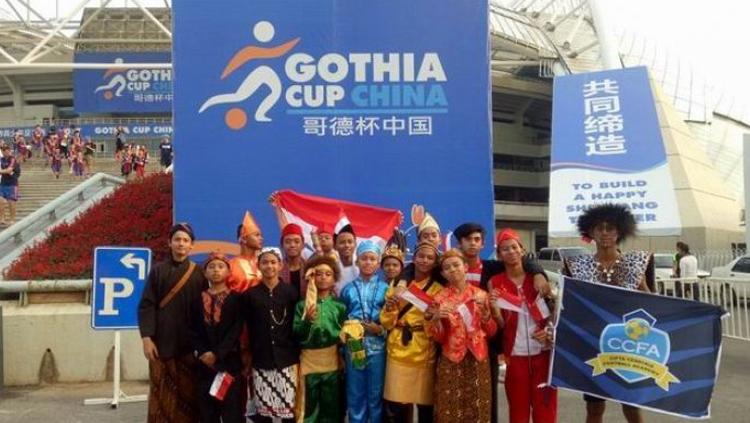 Cipta Cendikia FA menggunakan berbagai kostum tradisional Indonesia di acara opening ceremony Gothia Cup China 2017. Copyright: Istimewa