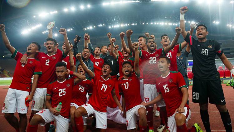 Kegembiraan penggawa Timnas Indonesia usai kalahkan Timnas Filipina. Copyright: @pssi__fai