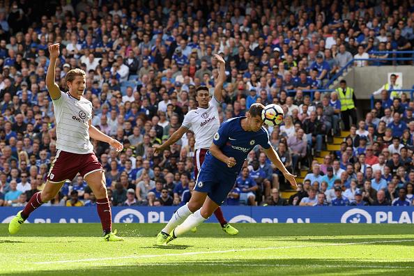 Alvaro Morata saat mencetak gol perdananya untuk Chelsea ketika melawan Burnley pada pekan pertama Liga Primer Inggris 2017/18. Copyright: INDOSPORT