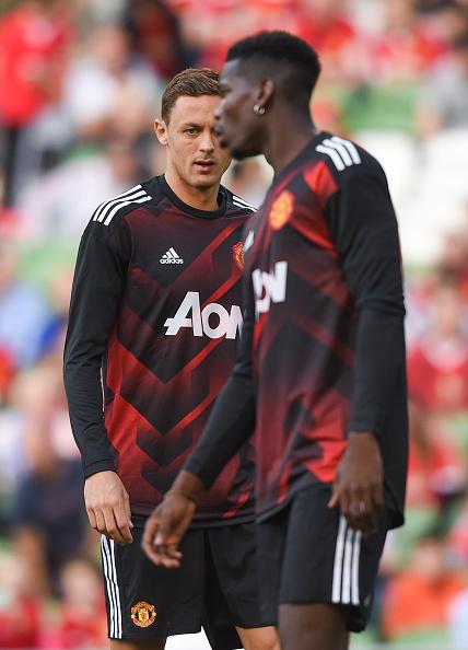 Nemanja Matic (kiri) dan Paul Pogba, dua pemain bintang Man United. Copyright: INDOSPORT