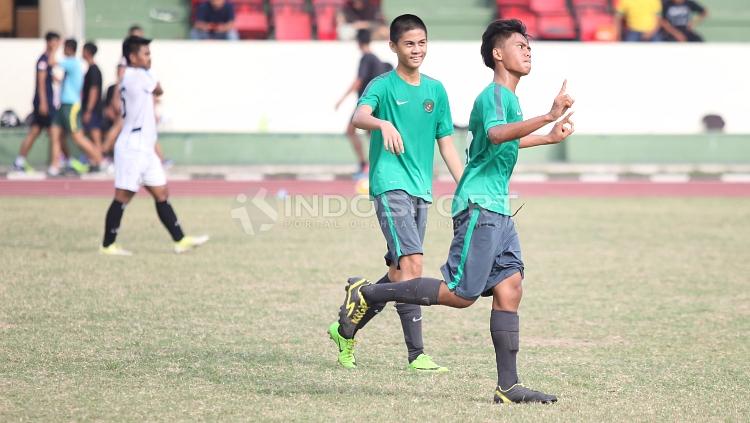 Selebrasi pemain Timnas U-16, David Maulana (kanan) usai mencetak gol ketiga.