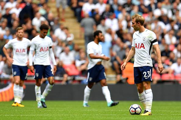 Ekspresi kekecewaan para pemain Tottenham Hotspur saat melawan Chelsea. Copyright: INDOSPORT