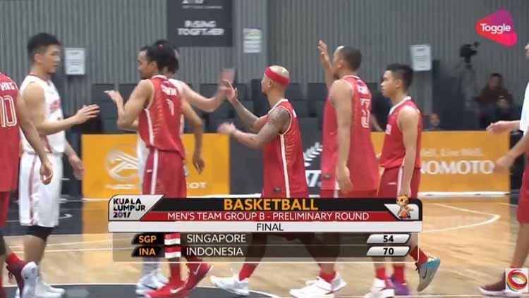 Timnas Basket Indonesia menang atas Singapura. Copyright: Instagram@timnasbasket