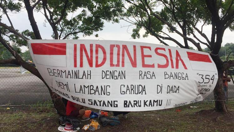Spanduk bentuk dukungan Timnas Indonesia.