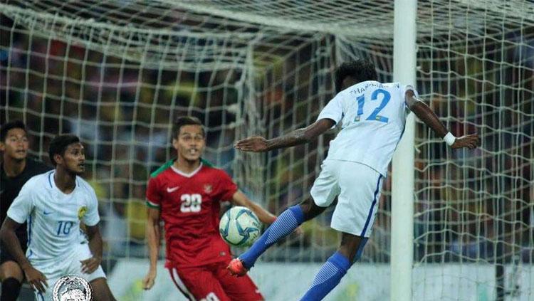 Thanabalan Nadarajah (Malaysia) saat menjebol gawang Timnas Indonesia U-22 di semifinal SEA Games 2017 (26/8/17). Copyright: FA Malaysia