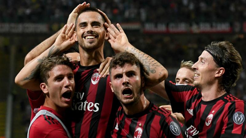 Para pemain AC Milan merayakan gol yang dicetak oleh Suso.