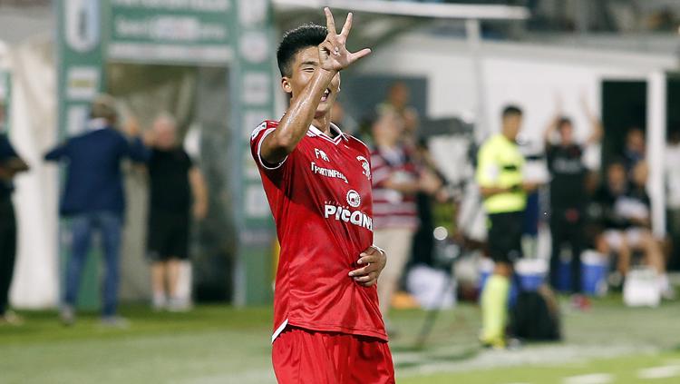Han Kwang-Song cetak tiga gol ke gawang Virtus Entella. Copyright: legab.it
