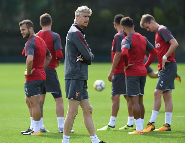 Arsenal saat sedang latihan bersama pelatihnya, Arsene Wenger. Copyright: INDOSPORT