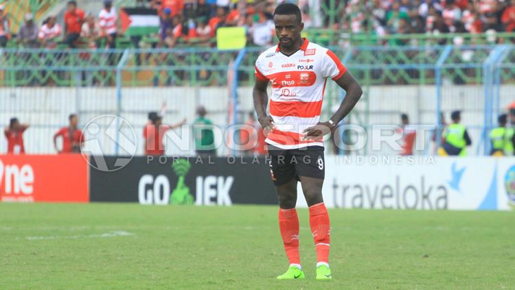 Penyerang Madura United, Greg Nwokolo. Copyright: Ian Setiawan/INDOSPORT