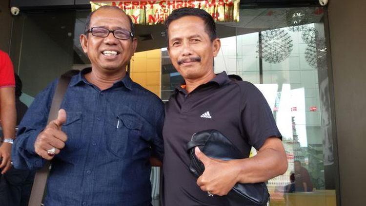 Emral Abus (kiri) saat bersama Djajang Nurdajaman. Copyright: Persib.co.id