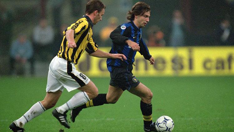 Andrea Pirlo saat masih memperkuat Inter Milan. Copyright: Getty Images
