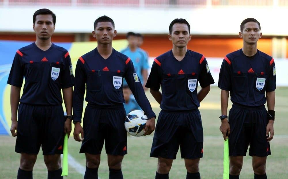 Handri Kristanto (kedua dari kanan).