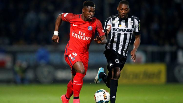 Serge Aurier, bek kanan anyar Tottenham Hotspur. Copyright: trbfootball