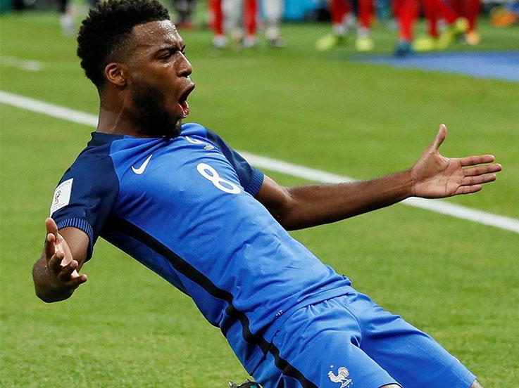 Thomas Lemar mencetak 2 gol saat Prancis kalahkan Belanda. Copyright: Daily Mail