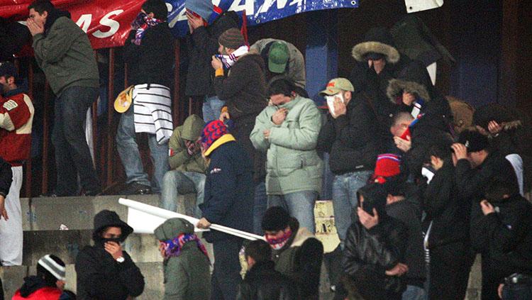 Para%20pendukung%20Catania%20dan%20Palermo%20terlibat%20bentrokan%20maut%20pada%20tahun%202007.