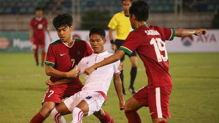 Timnas U-19 saat melawan Myanmar di laga perdana Grup B Piala AFF U-18 2017. Copyright: PSSI