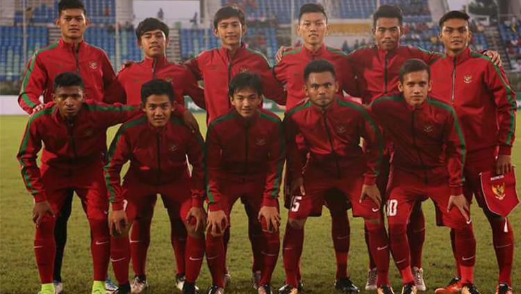 Timnas U-19 saat melawan Myanmar di laga perdana Grup B Piala AFF U-18 2017. Copyright: PSSI