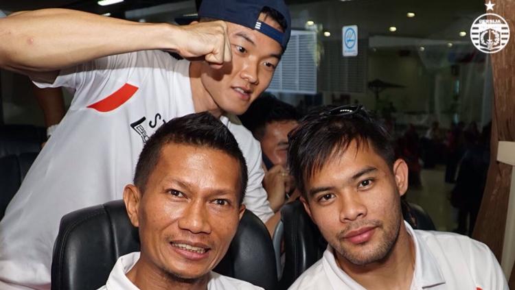 Ismed Sofyan, Sutanto Tan, dan Andritany di bus menuju markas Mitra Kukar. Copyright: Twitter/@Persija_Jkt