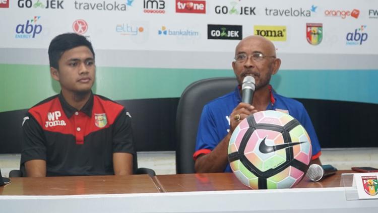 Wiganda Pradika dan Yudi Suryata dalam jumpa pers. Copyright: Tim Media Persija