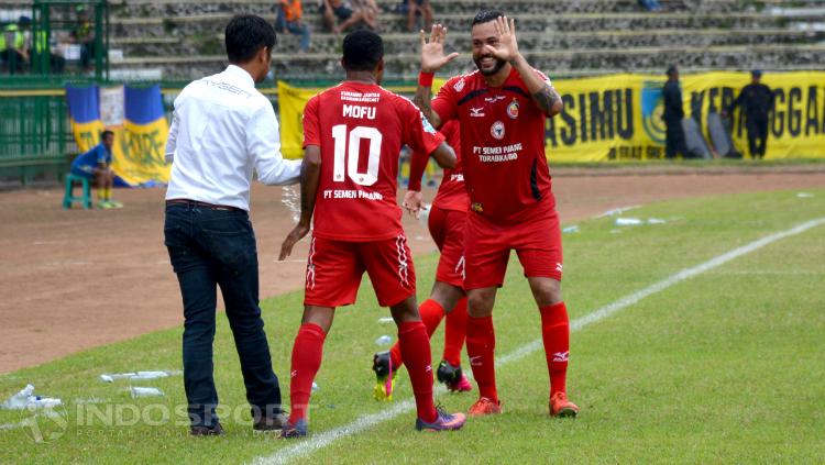 Nilmaizar saat mendampingi Semen Padang. Copyright: Taufik Hidayat/INDOSPORT