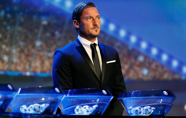 Francesco Totti hadir dalam drawing Liga Champions 2017/18. Copyright: INDOSPORT