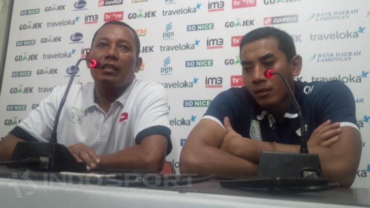 Ragil Sudirman dan kiper Persela, Choirul Huda. Copyright: Ian Setiawan/INDOSPORT