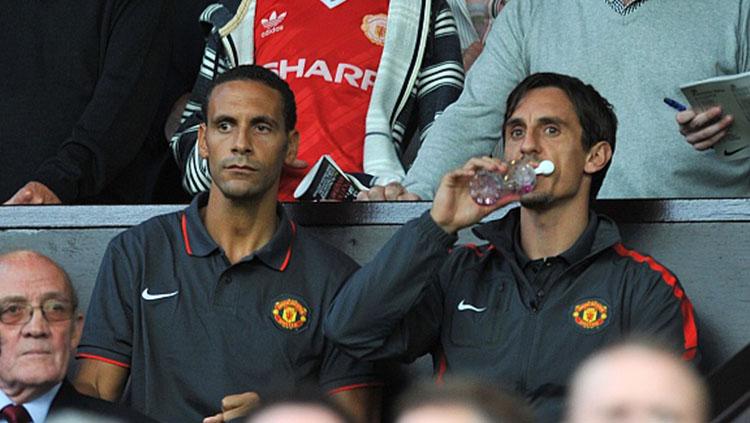 Rio Ferdinand dan Gary Neville. Copyright: INDOSPORT