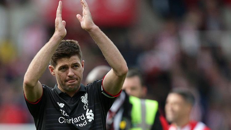 Steven Gerrard saat masih berseragam Liverpool. Copyright: INDOSPORT