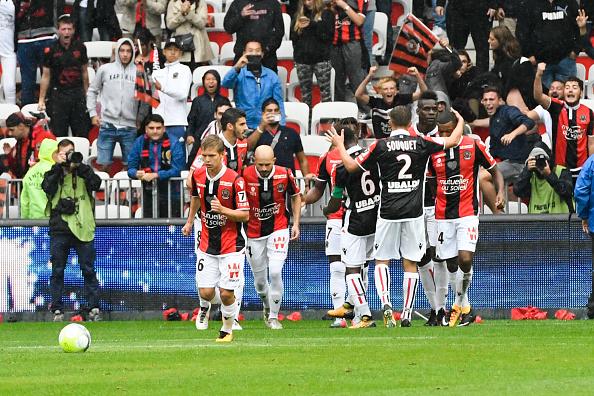 Selebrasi para pemain OGC Nice usai mencetak gol ke gawang AS Monaco. Copyright: INDOSPORT