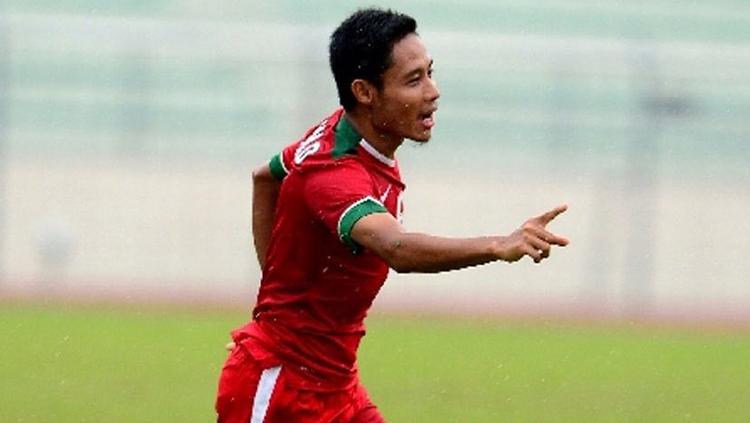 Evan Dimas Darmono saat melakukan selebrasi usai cetak gol ke gawang Myanmar. Copyright: Twitter