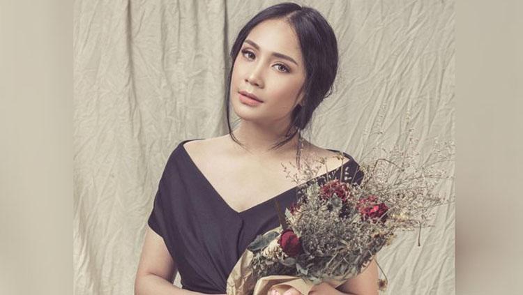 Nagita Slavina gemas melihat cara bermain RANS CIlegon FC di awal musim Liga 2 sehingga membuatnya tergerak untuk memberikan wejangan penting.