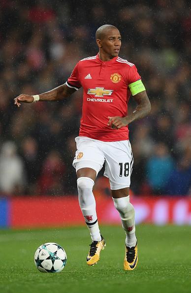 Ashley Young kembali bermain di Liga Champions. Copyright: INDOSPORT