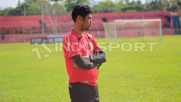 Nilmaizar, pelatih Semen Padang FC. Copyright: Taufik Hidayat/INDOSPORT