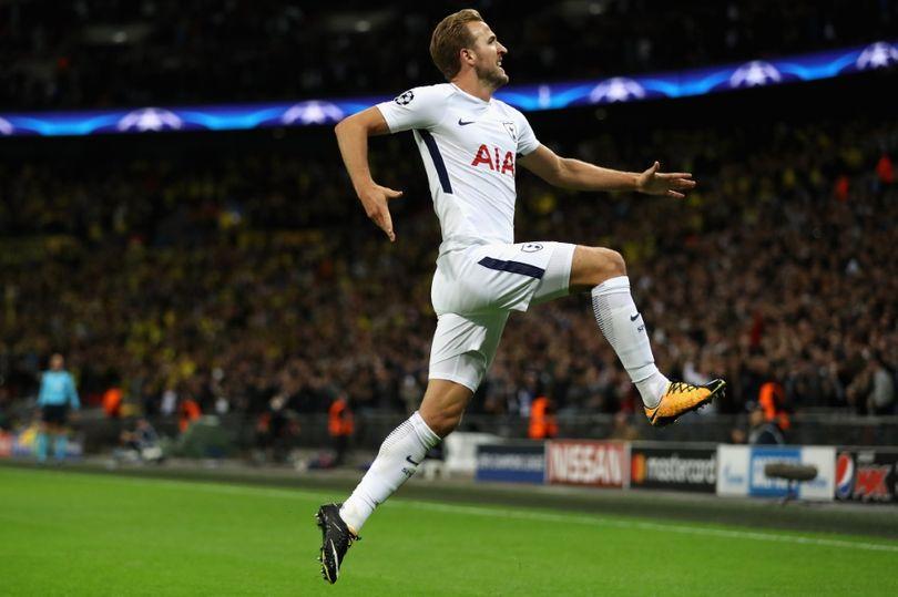 Aksi Harry Kane saat melawan Dortmund. Copyright: Mirror.co.uk