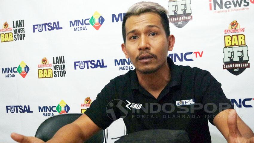 Pelatih Tim Futsal Sumut, Fandi Butarbutar. Copyright: Zainal Hasan/Indosport.com