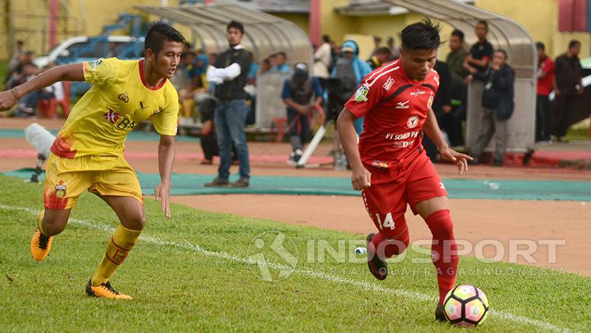 Pertandingan Semen Padang vs Bhayangkara FC Copyright: Taufik Hidayat/Indosport.com