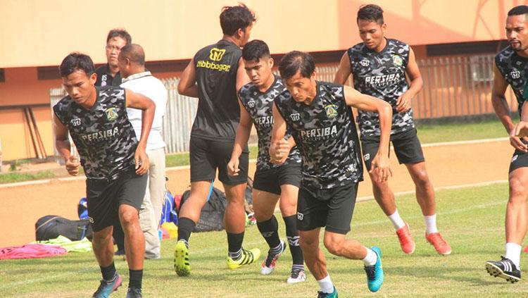 Suasana latiha pemain Persiba Balikpapan. Copyright: Teddy Rumengan/INDOSPORT